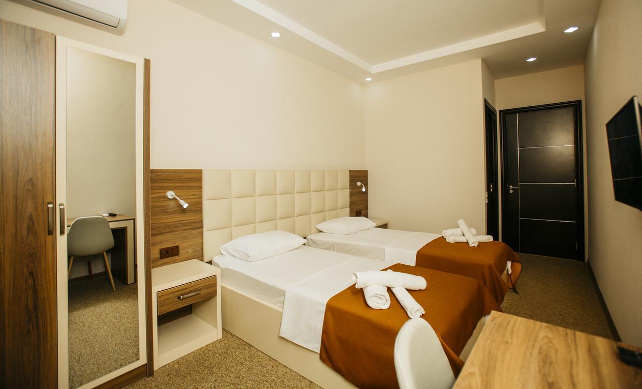 City Hotel Batumi Exterior foto