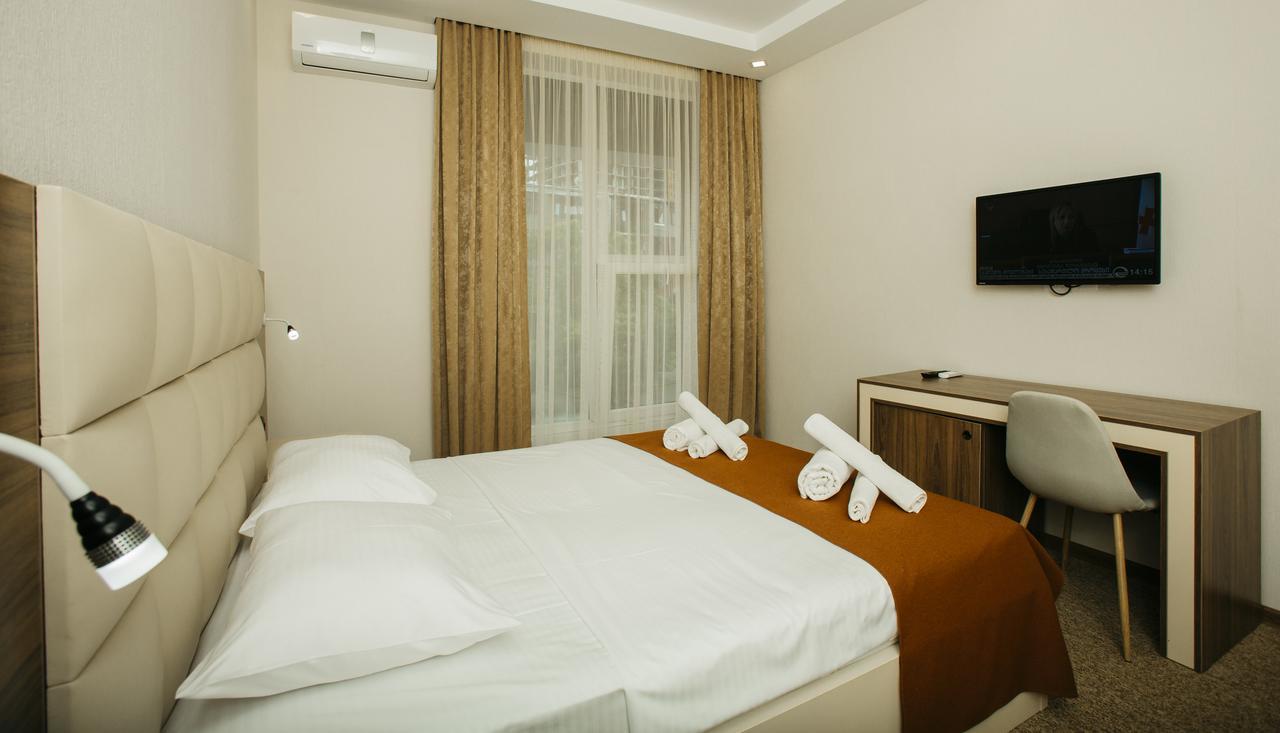 City Hotel Batumi Exterior foto