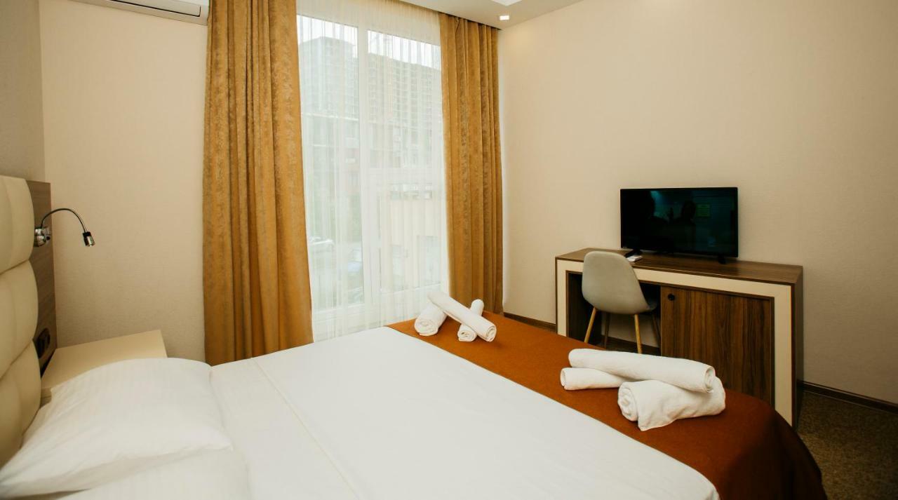 City Hotel Batumi Exterior foto
